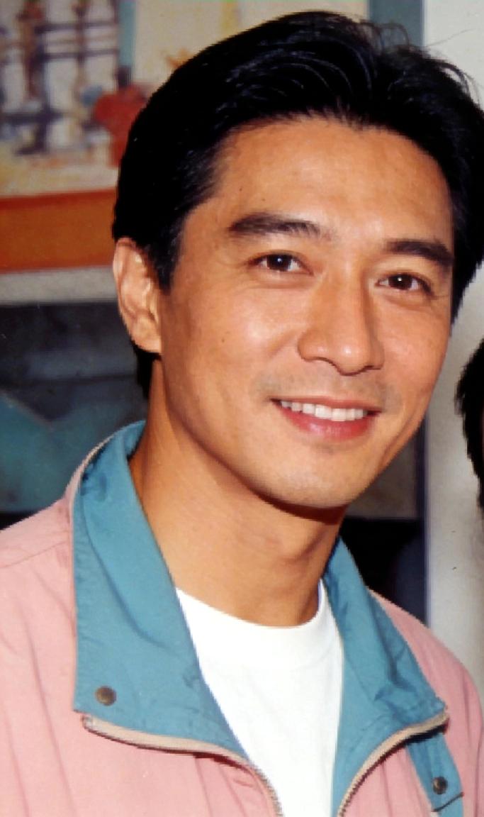 梁朝伟这种不盲从
、重稳健的理财观很值得认，而且他的“稳”不只是体现在国债、定存