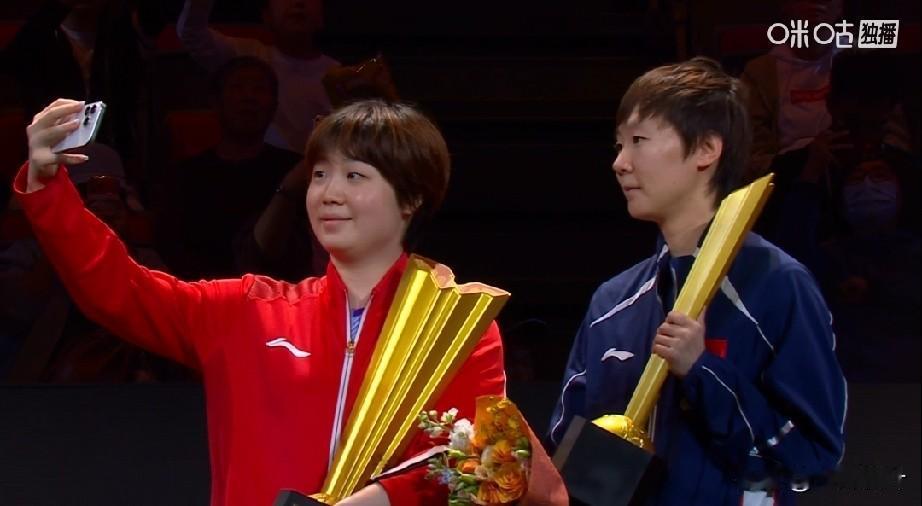 10月10，国乒双曼组合获得了WTT北京大满贯女双金牌，这是北京大满贯开赛以来国