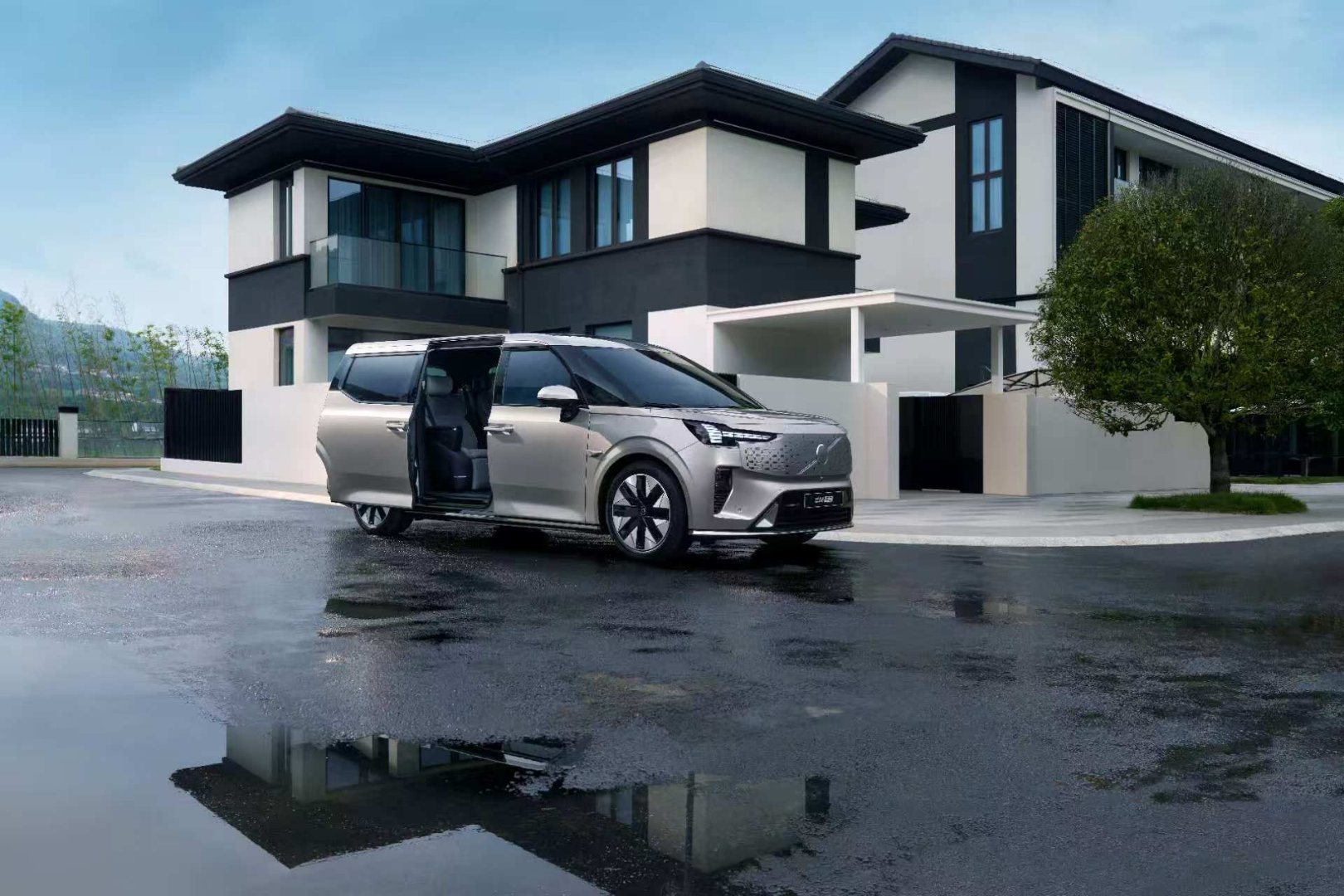 年度安全感时刻 随着汽车行业的快速发展，安全技术也已经成为了各大车企非常重视的地