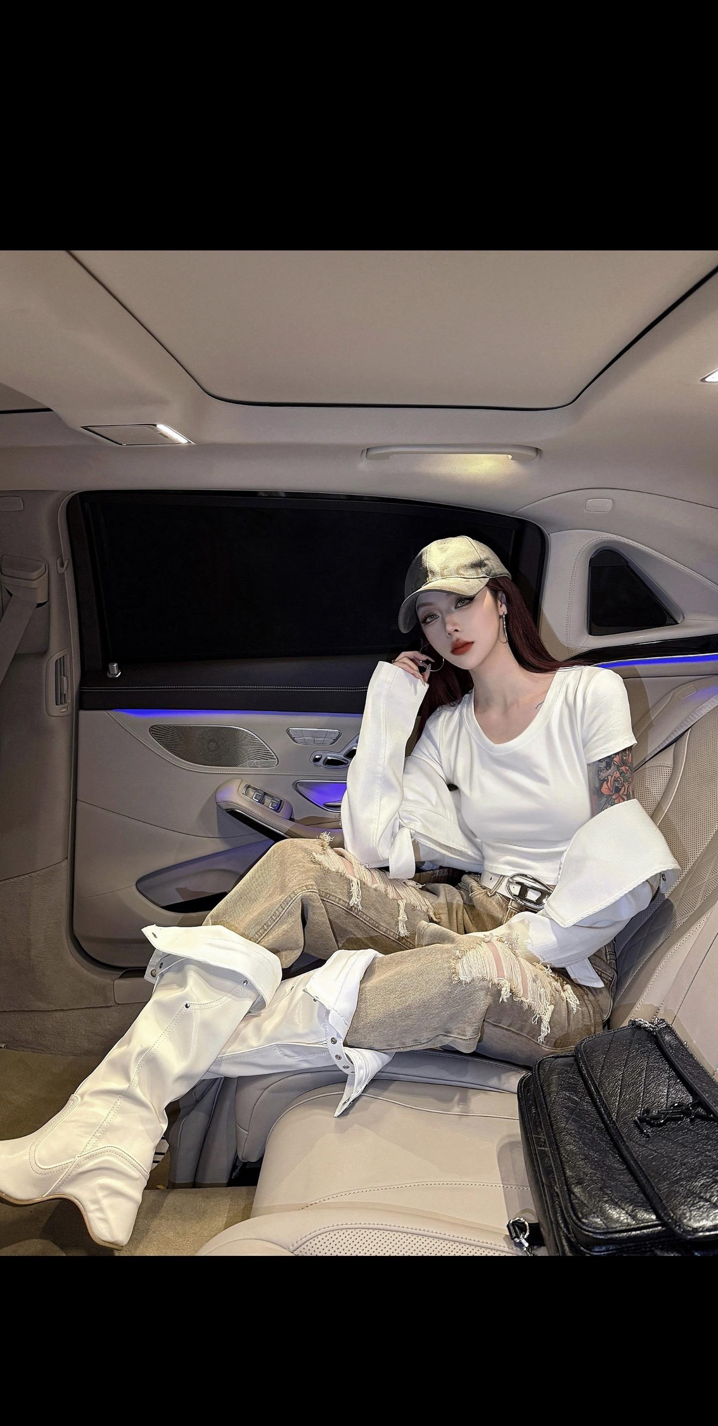 从前爱一个人是跑着去见他，现在不一样 能让我跑的只有插电褥子的被窝。