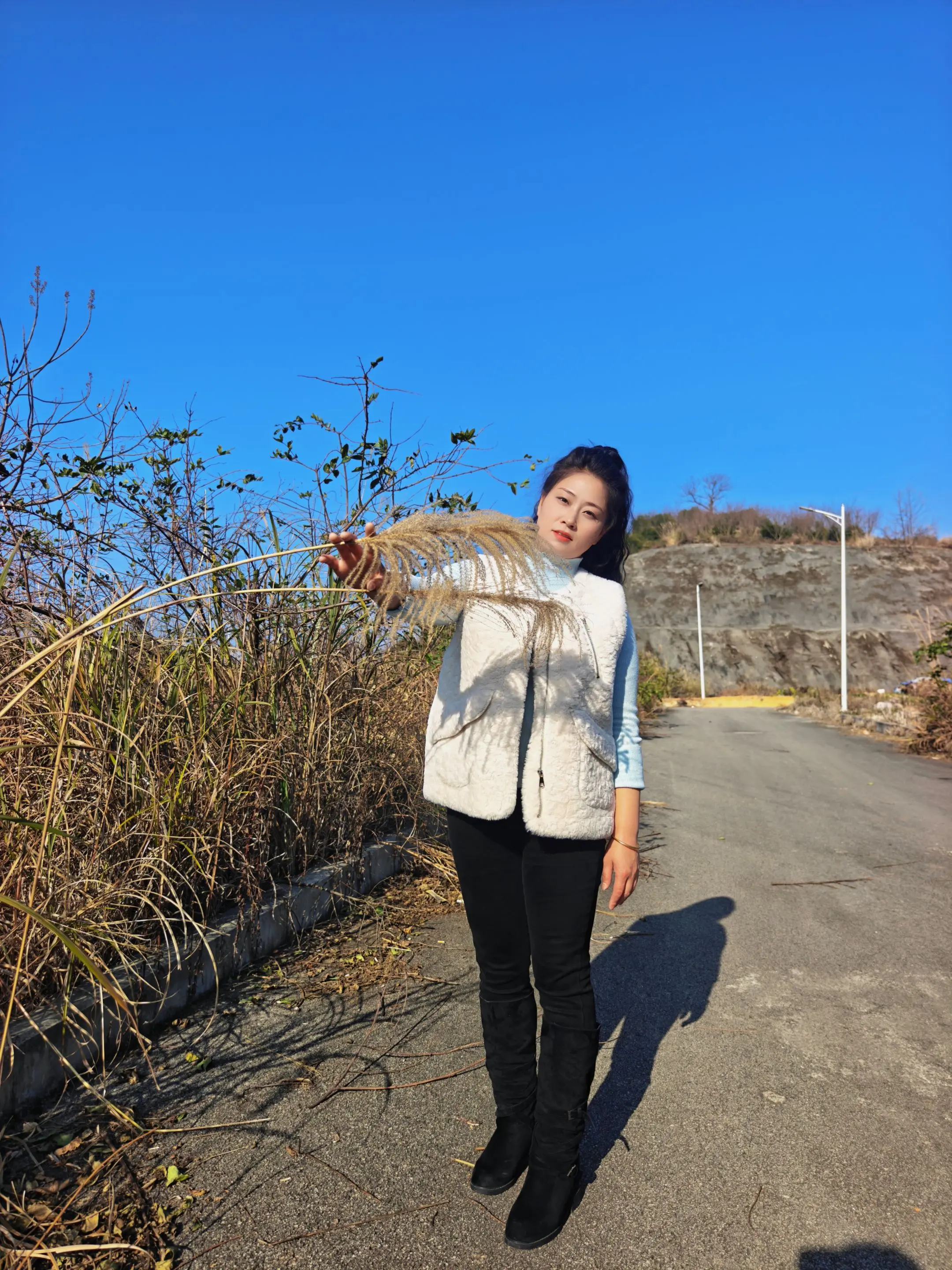 哪有什么完美人生，能让你开心的人就是对的人，幸福没有标准答案，快乐不止...