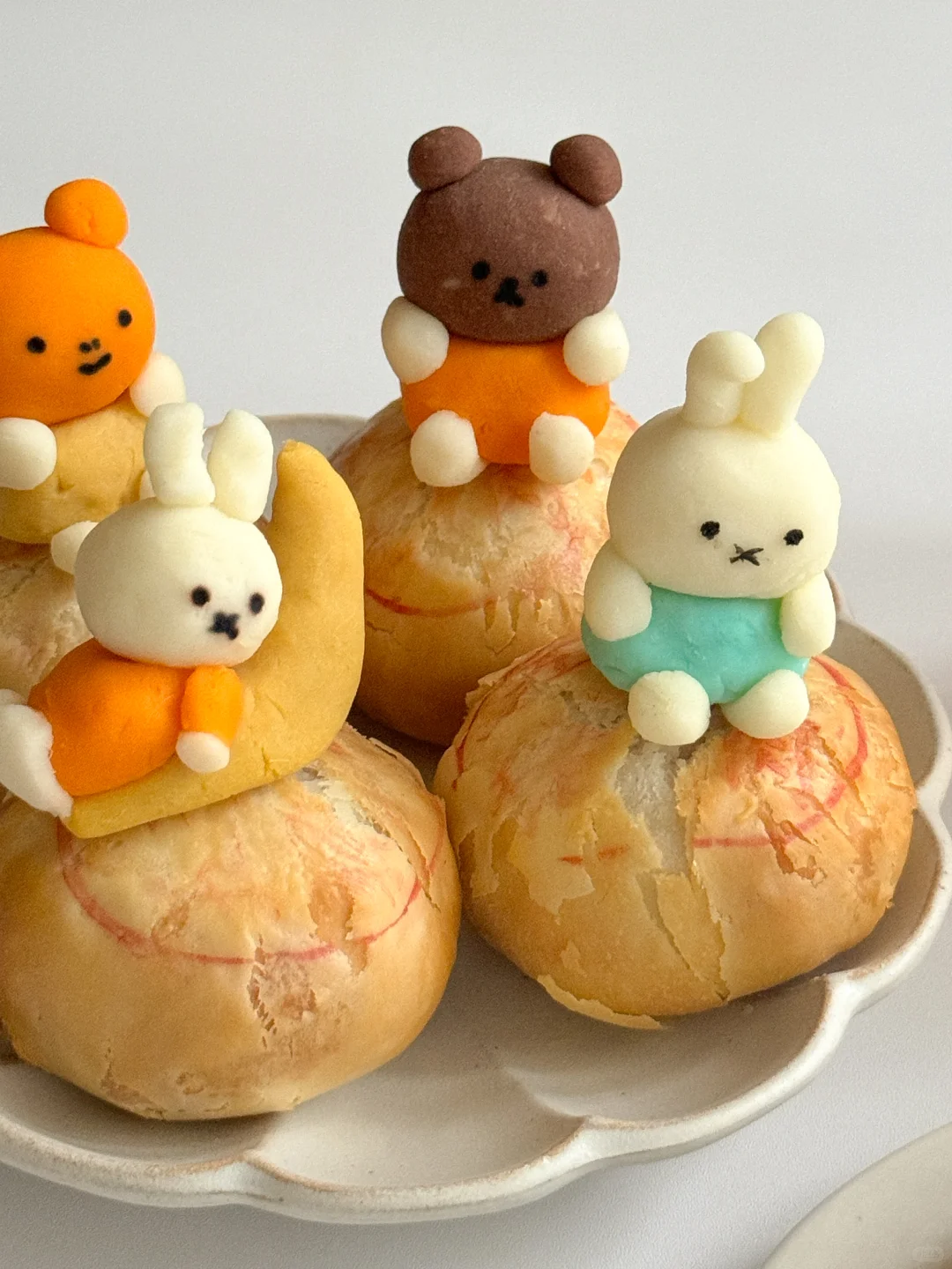 (･ × ･)米菲兔爆汁鲜肉月饼🥮