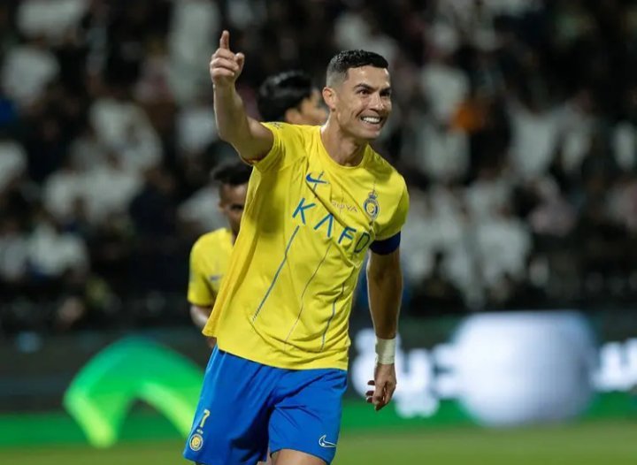 在今夏欧洲杯表现平平的C罗，回到俱乐部利雅得胜利后，很快就找回了状态和感觉，用出