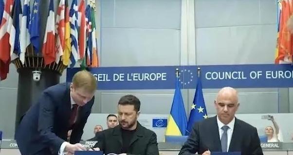 4月15日，乌克兰外长西比加宣布，为设立俄罗斯侵略乌克兰特别法庭，欧洲委员会已凑