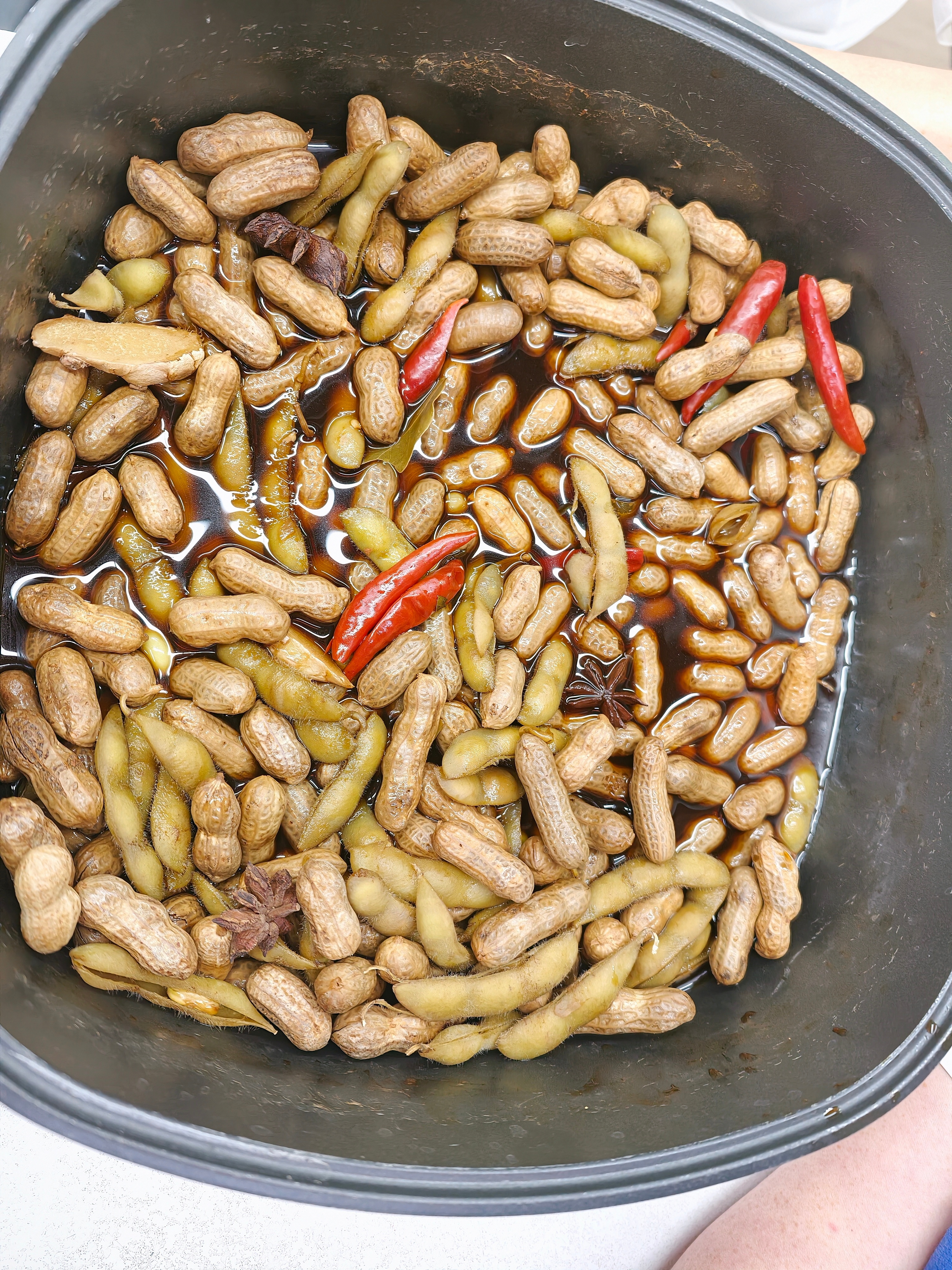 第一次吃加了老抽的花生🥜毛豆  毛豆吃起来跟焖豆角似的谁懂啊 