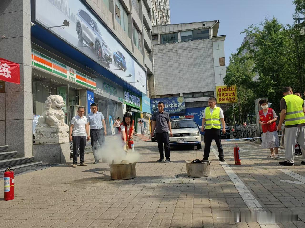联勤演练强技能！迎泽区海东社区筑牢消防安全防护墙
 
为筑牢辖区消防安全防线，提
