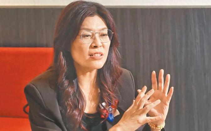 突发：郑丽文当选党主席3天后正式挑战卢秀燕！

国民党主席选举刚落定，郑丽文才刚