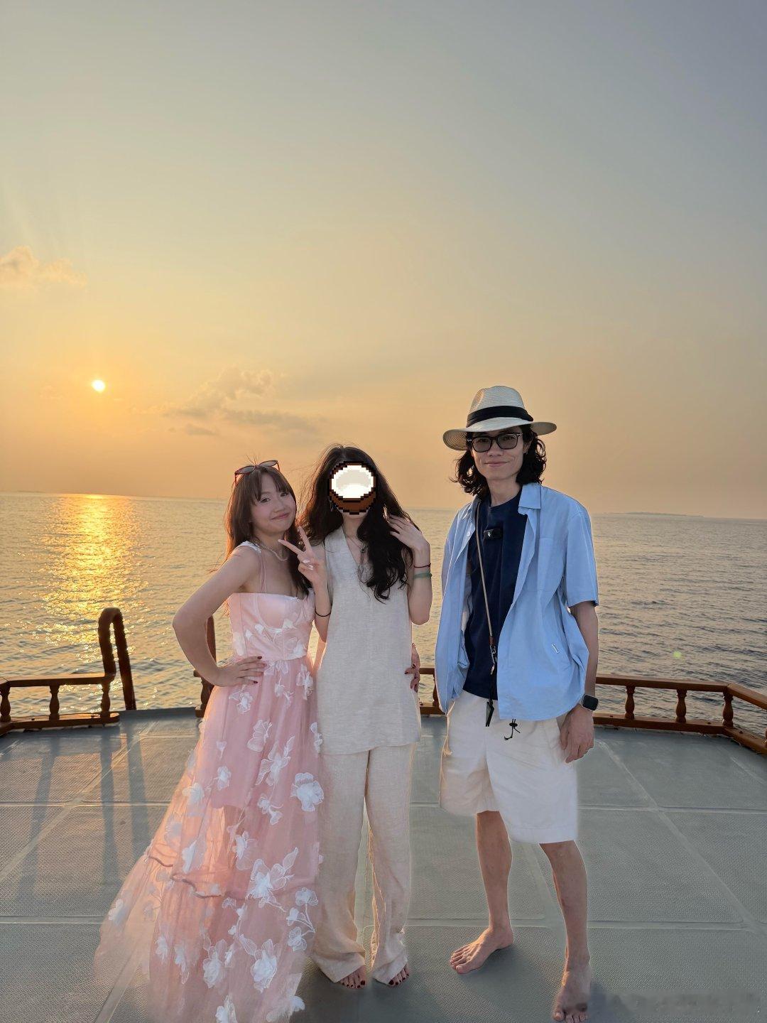 在马尔代夫偶遇麦琳李行亮网友在马尔代夫偶遇麦琳李行亮，真为他俩高兴。麦琳李行亮马