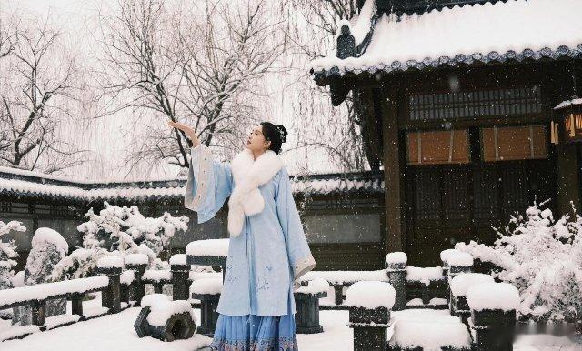 电视剧九重紫[超话]  孟子义是李昀锐的特笑药  孟子义晒《九重紫》片场雪景，蓝