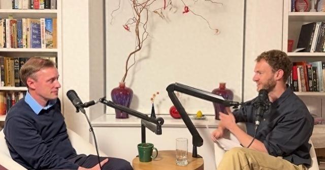 台湾地区首任军事大学校长，退役上将夏瀛洲说：当年佩洛西窜台，解放军趁势突破了海峡