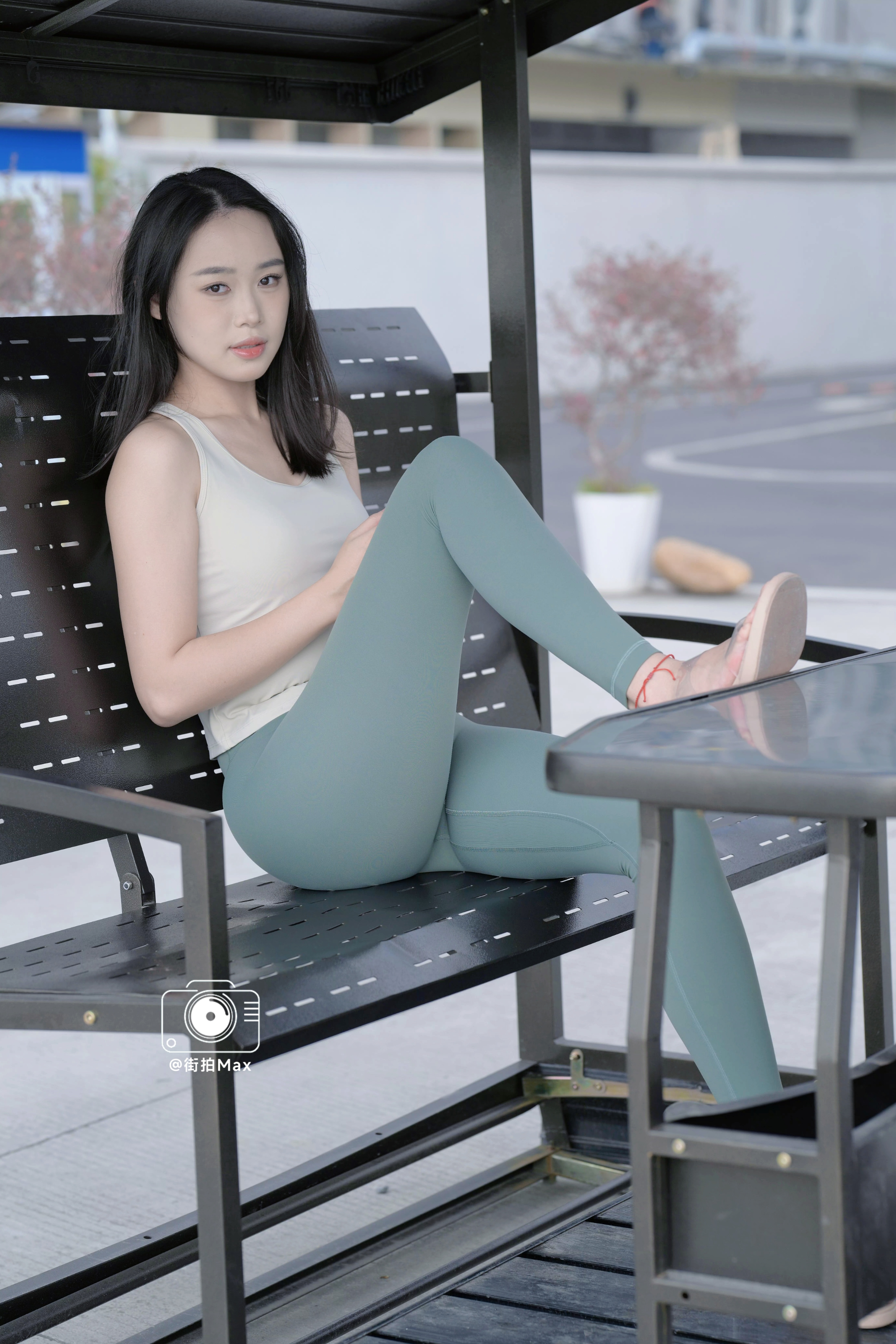 街拍[超话] 好久不见，晚上好!街拍 [吃瓜][吃瓜][吃瓜] ​​​