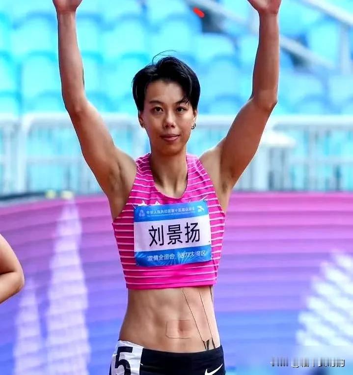 我的天！三战全运拿70万奖金，她居然全捐了？！
她整整熬了十三年，才有现在的成绩