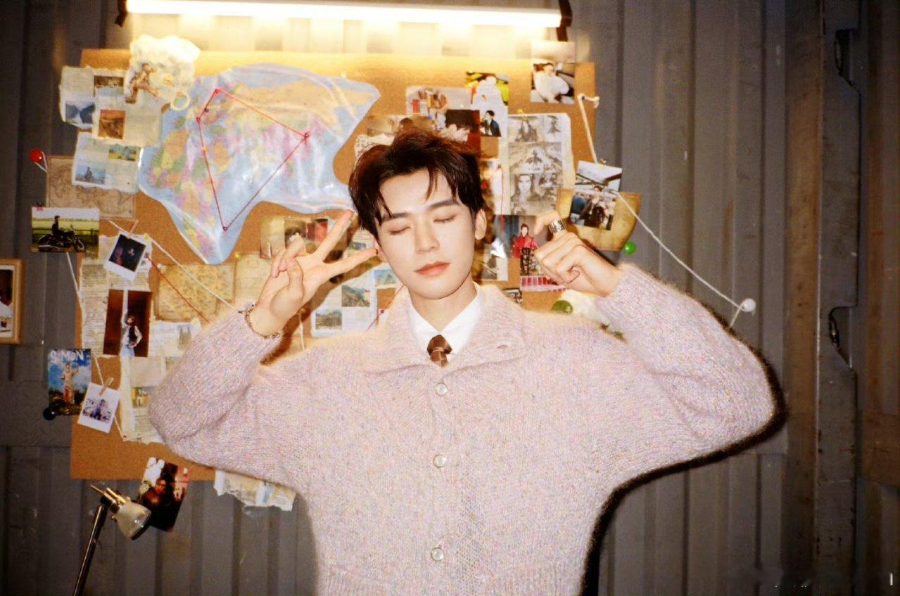 龚俊晒33岁生日照龚俊一车两座三克油 龚俊一车两座三克油！ 