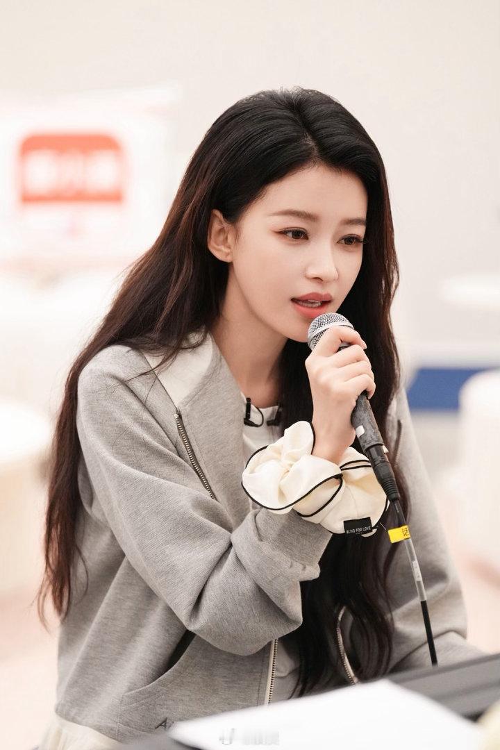 孙怡命运的回旋镖击中自己孙怡这波属实是被命运拿捏了，本想靠投自己不推荐躲过队长，