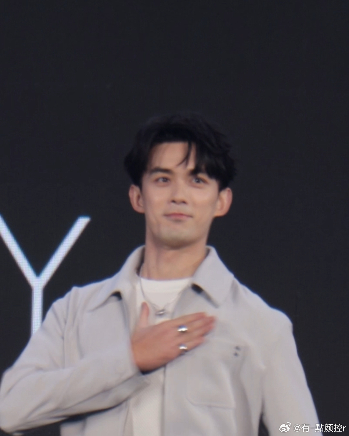 吴磊顾家好男人吴磊承认自己是顾家好男人 别人被贴标签都想着解释两句，他倒好，直接