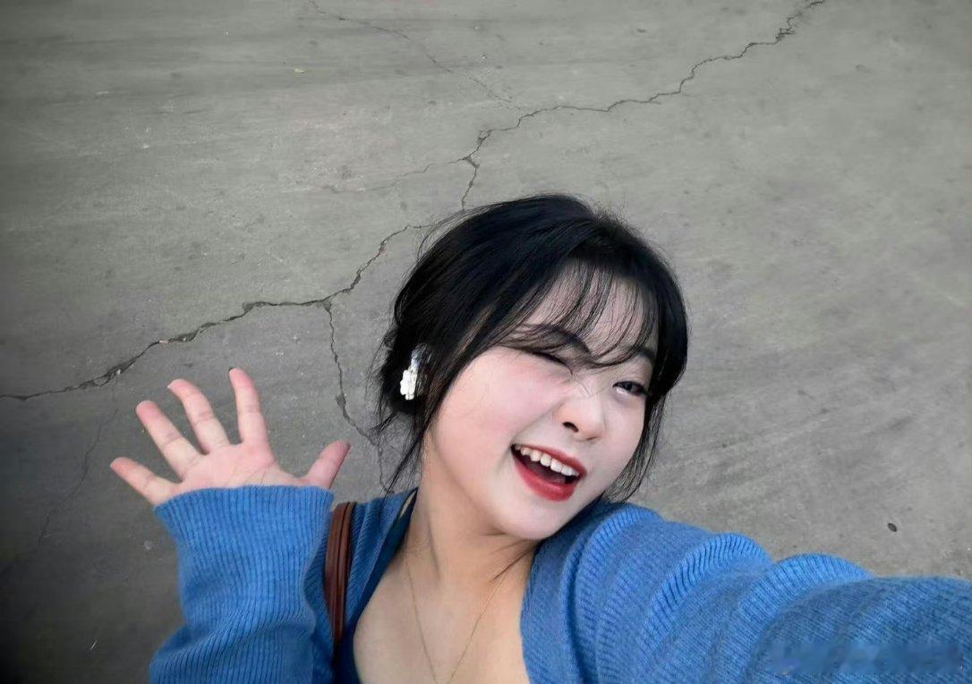 音综选手要不是性别以为是大张伟音综选手高林鑫简直就是女版大张伟， 重庆方言改编《