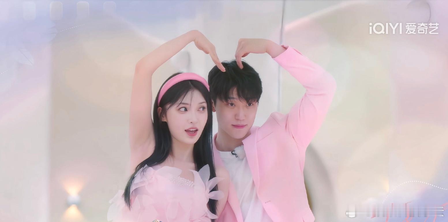 #怎么有恋综上来就拍婚纱照的啊#我第一间恋综一上来就拍婚纱照的，不过见到女嘉宾穿