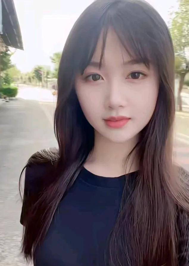 林静一直在寻找一个理想中的伴侣。她几乎要放弃时，遇到了陈阳。陈阳，一个不抽烟、不