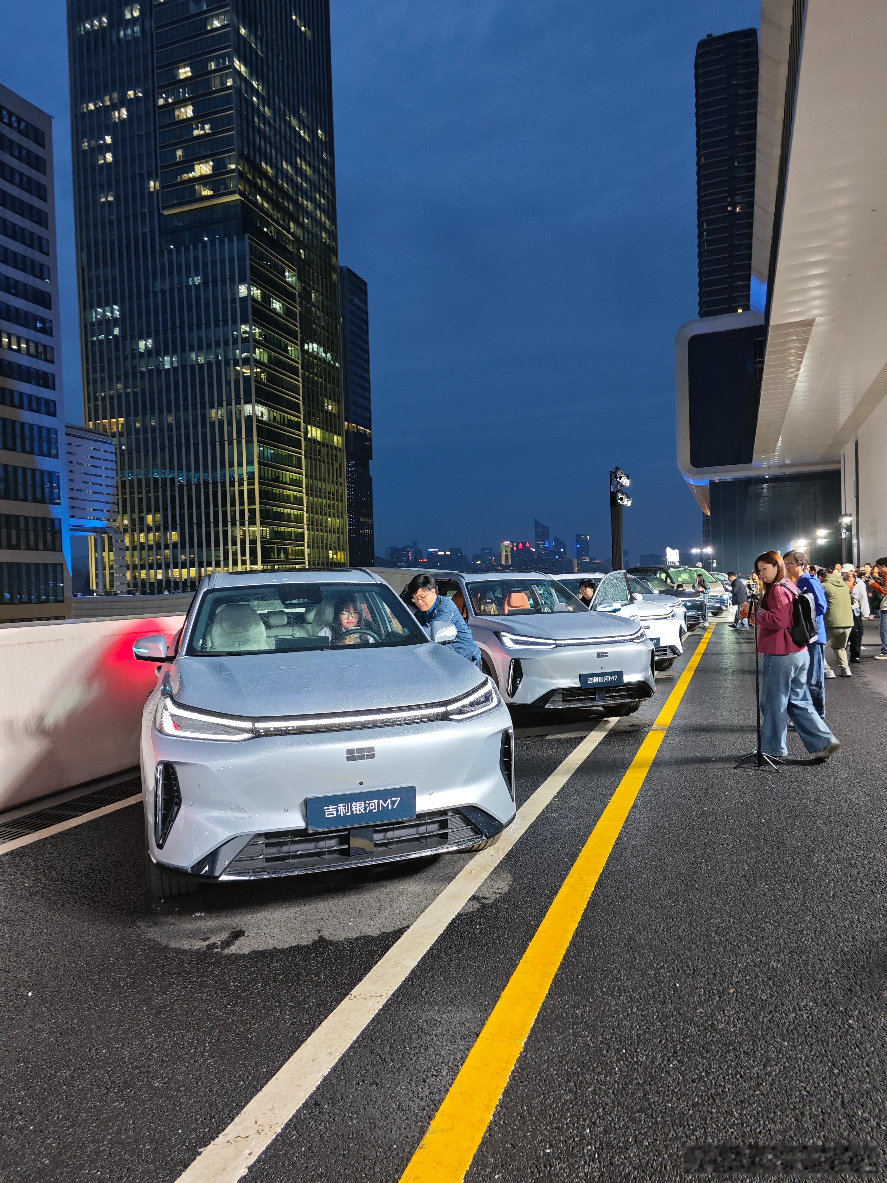 吉利银河M7今晚上市！没想到这么快银河新能源就达成200万辆辆