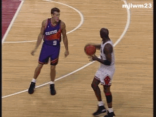 乔丹的大手，可以随意支配篮球🏀