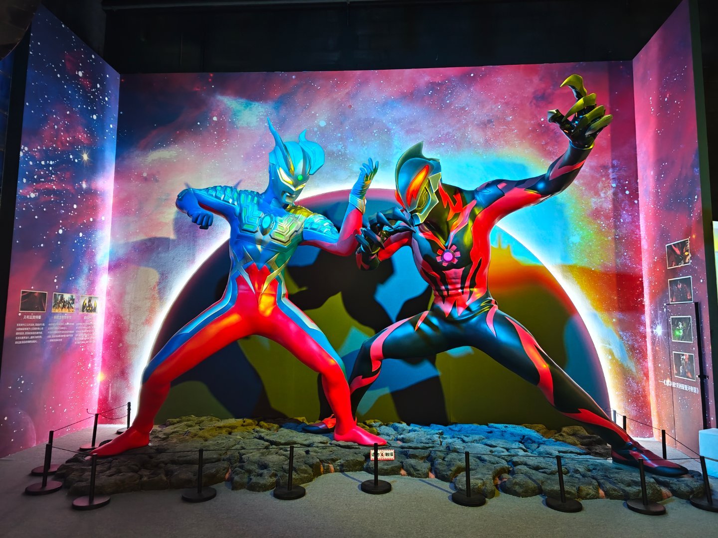 重回儿时带着孩子们观迪迦奥特曼展 ​​​