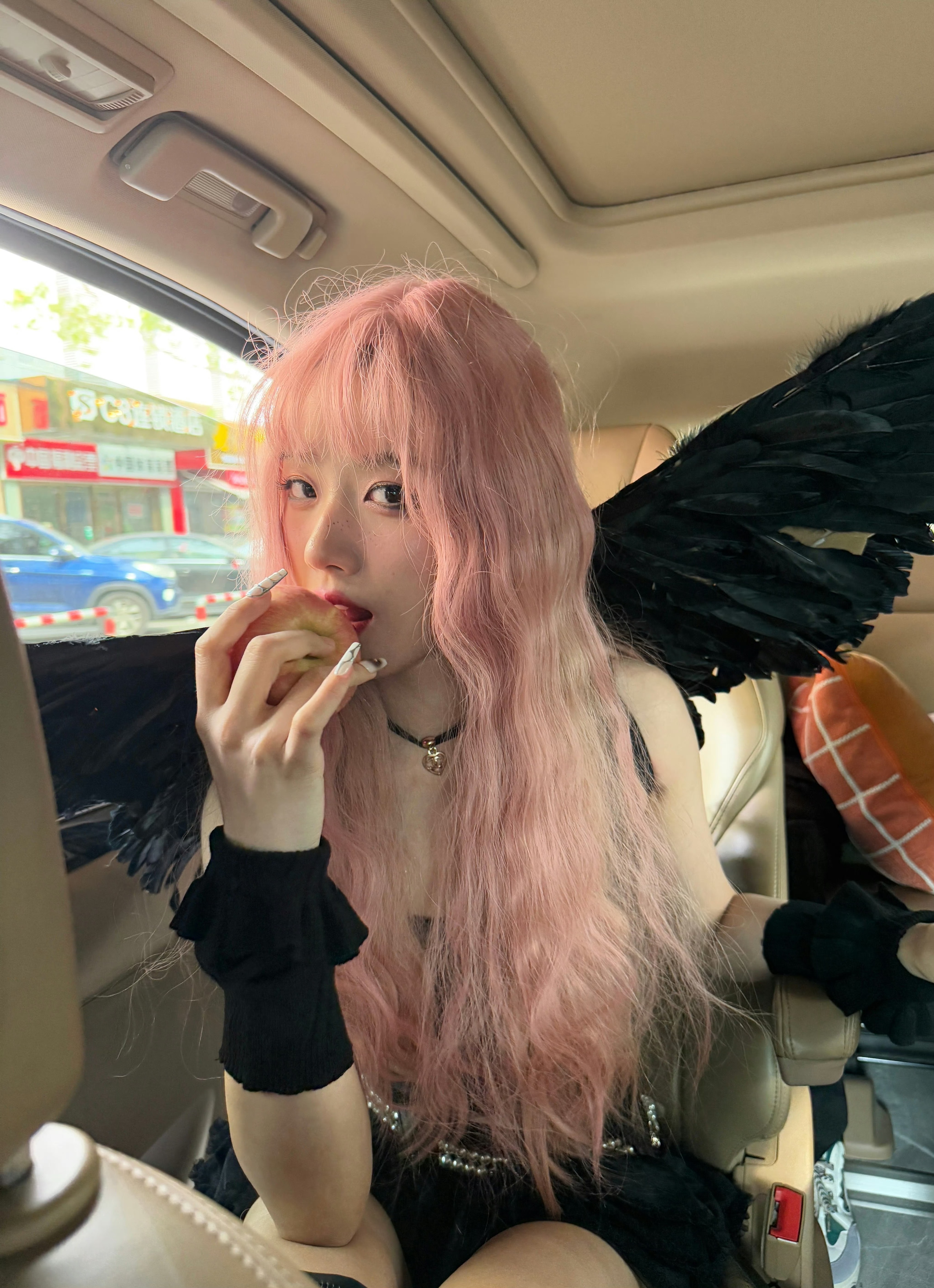 卢昱晓 🌷卢昱晓谋杀者的告白 |卢昱晓林遇安我偶尔爱你，爱你人前光鲜、璀璨，像