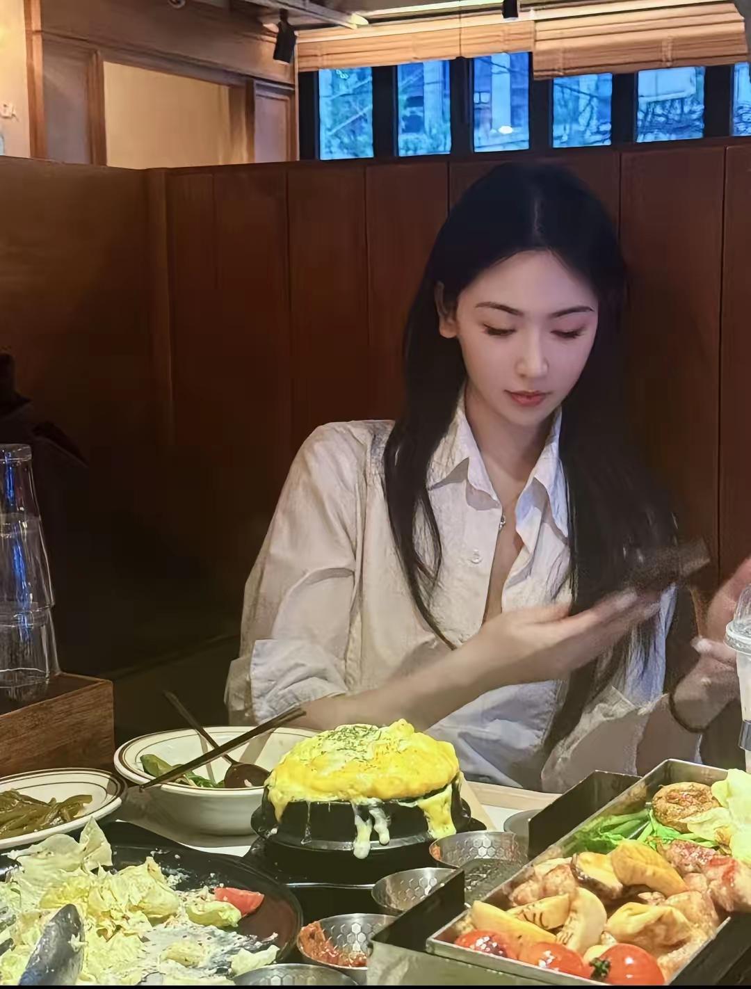 相亲吃饭花500，女生转来255元，成年人最体面的拒绝
 
真的太让人意外了！我