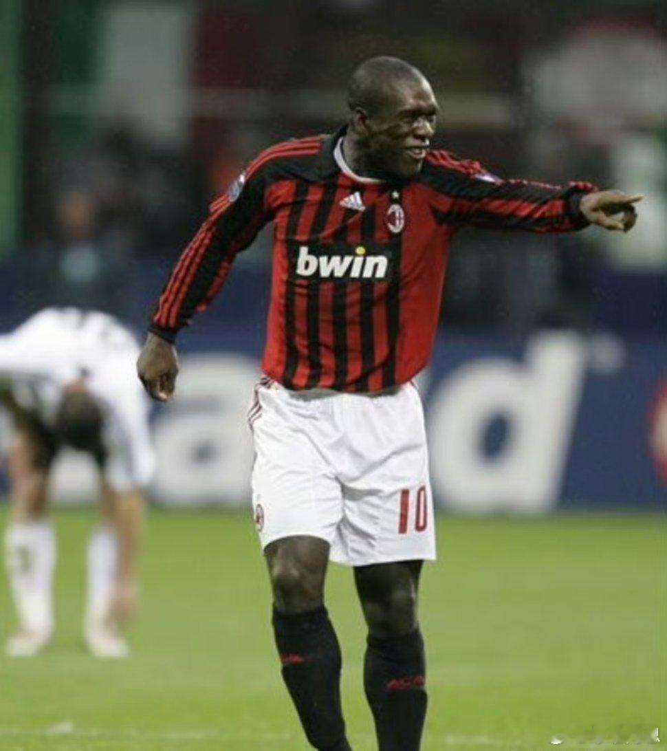 皇马这波操作，真把维尼修斯给整不会了。续约谈判又卡住了，核心就是钱。小熊想要姆巴