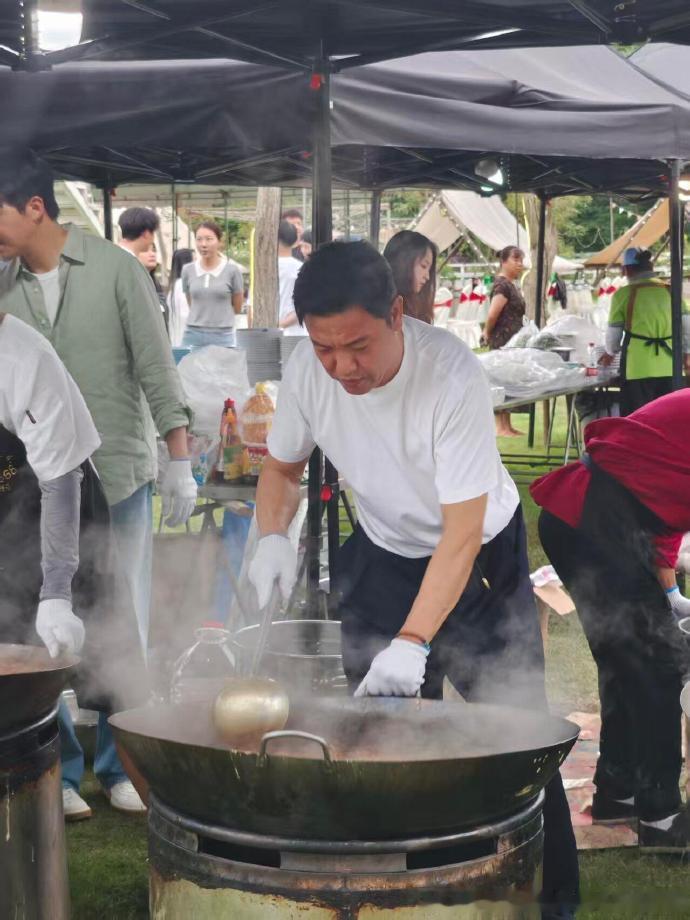 贾冰王子奇综艺厨神合体贾冰王子奇综艺厨神合体，哈哈哈哈王子奇碰上贾冰小厨会大厨王