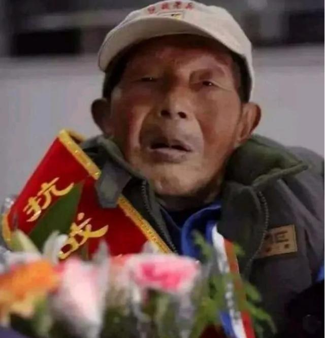 1979年，台湾老兵愧疚给大陆原配妻子写信称，他已在台湾娶妻生子，原配回信：我们