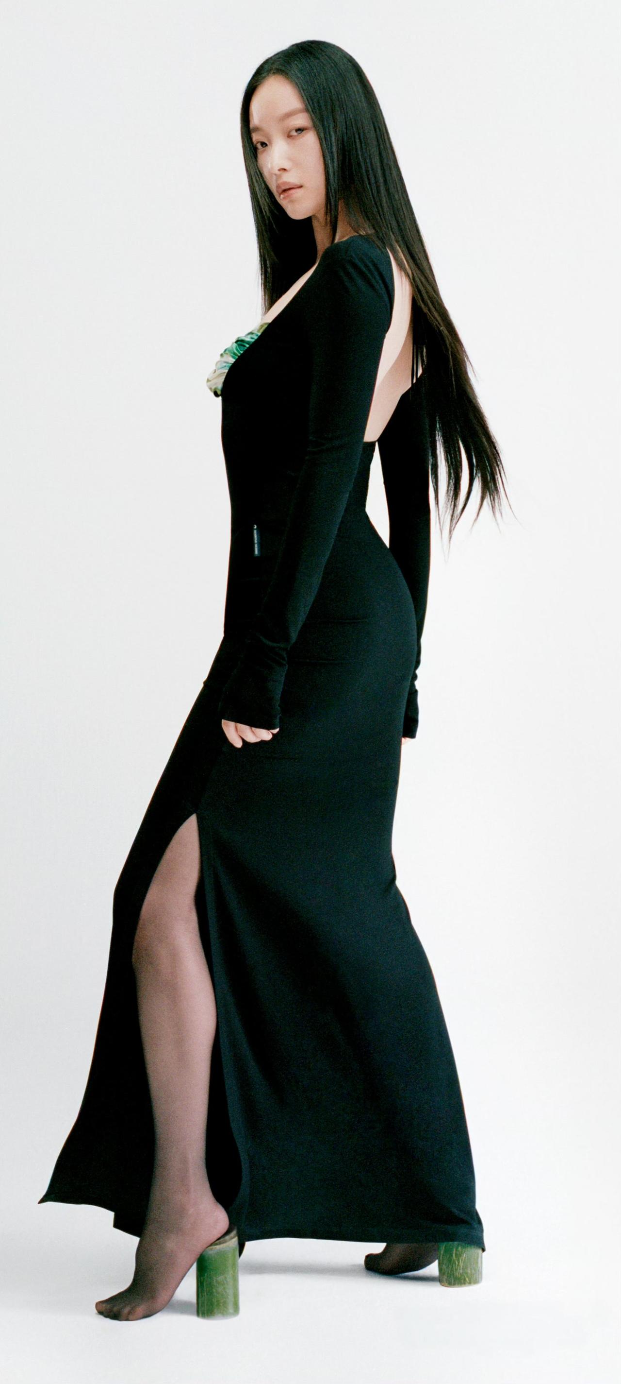 倪妮（黑丝滑脚底）