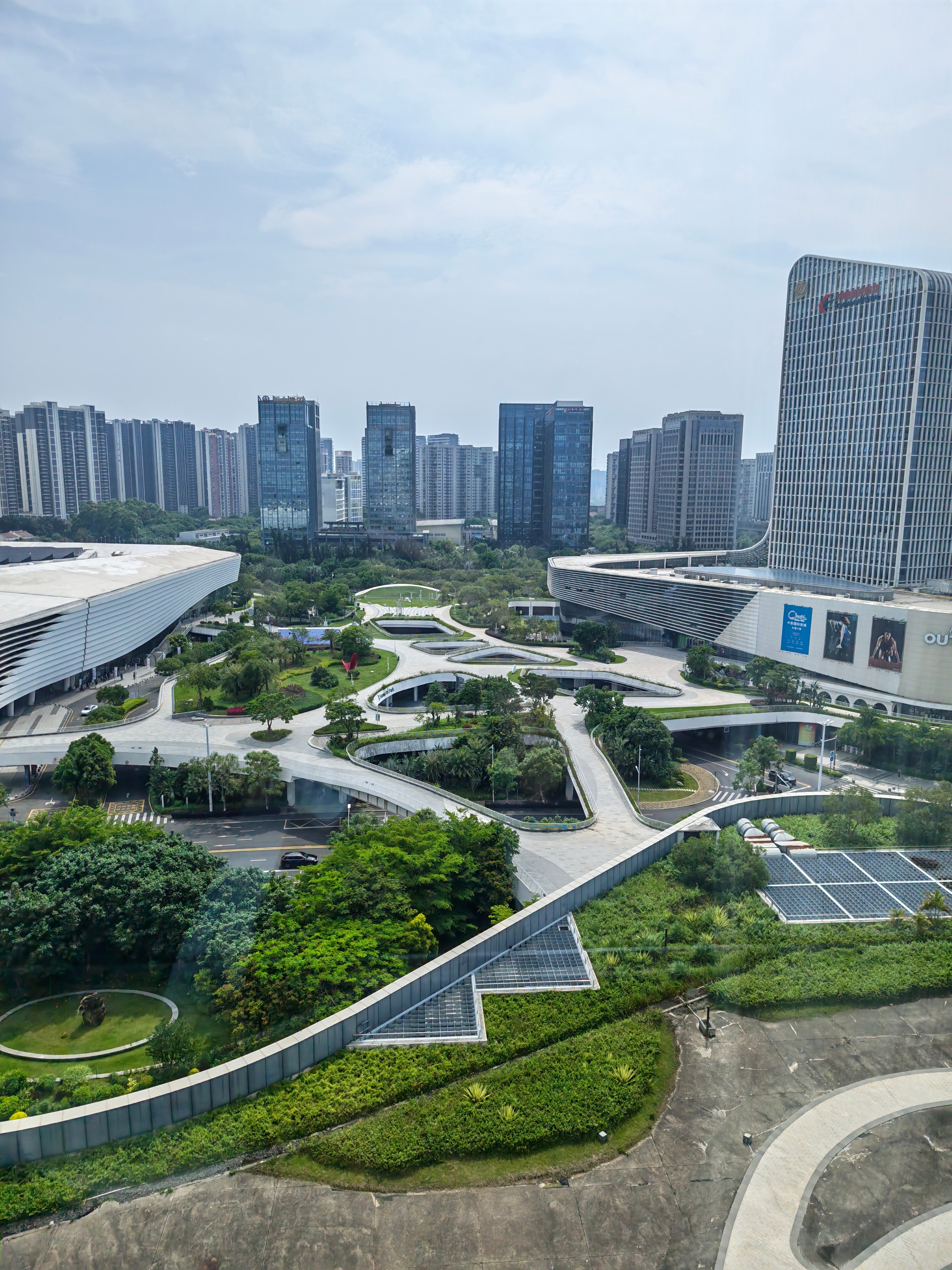 隐形旅游成本这真的很正常，可能为穿搭搭配的包包、首饰、墨镜、帽子、袜子鞋子。还有
