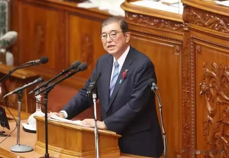被歼15逼退还倒打一耙？日本索交代，中方四字回应热搜第一，日媒气疯
近日，西太平