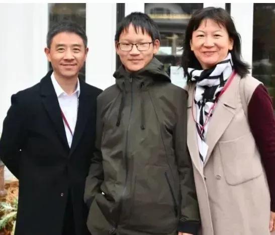 飞来横祸！中国游客美国观光突遭车祸，丈夫身亡、妻子截肢、儿子骨折，肇事送餐司机竟