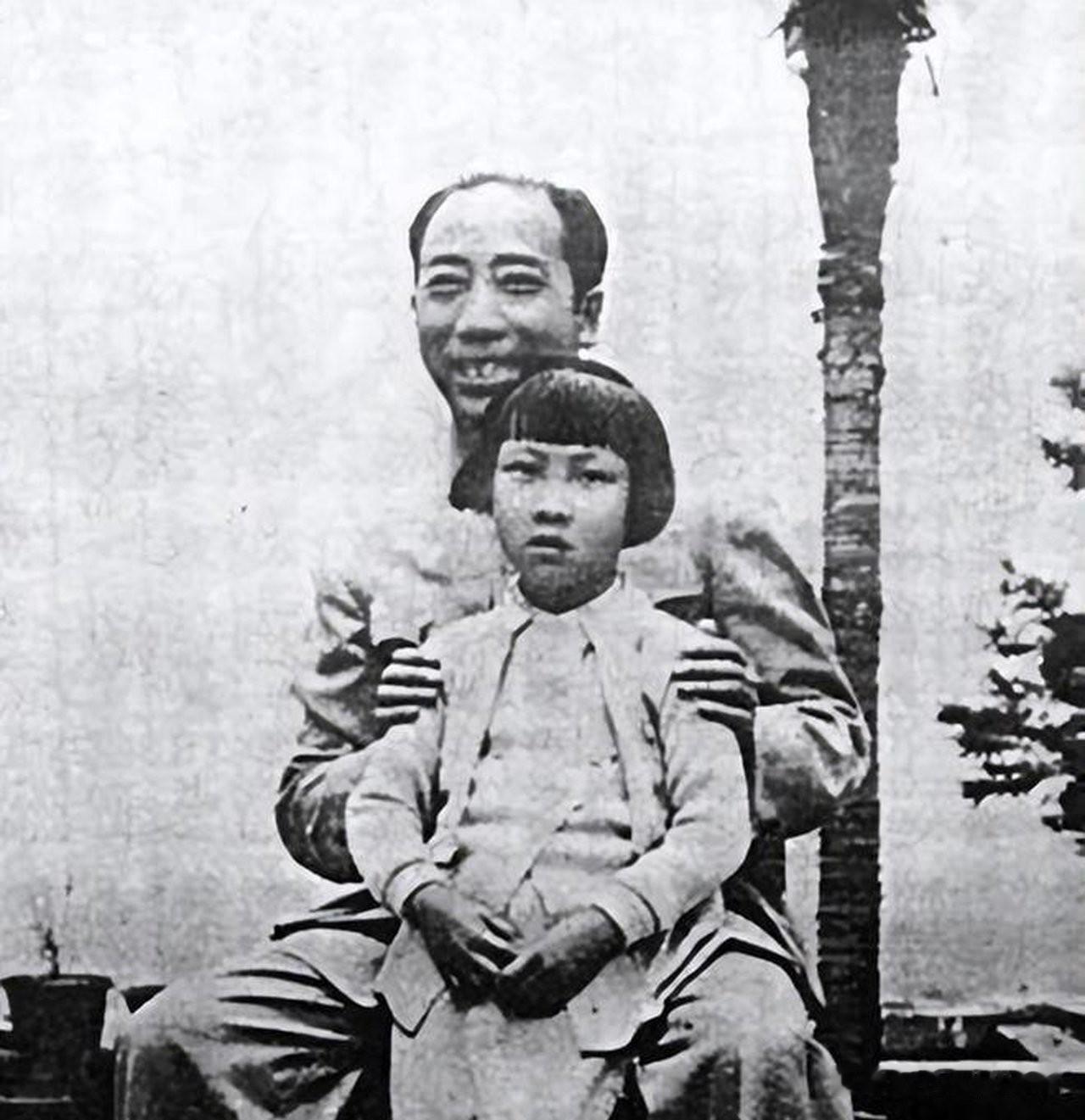 军统戴笠唯一孙女！颜值出众却无人敢娶，身世成枷锁，最终结局令人唏嘘
 
提起民国
