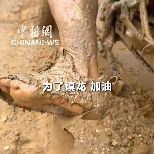 广西救灾路上这一幕让人动容勇毅前行 西安·华严寺