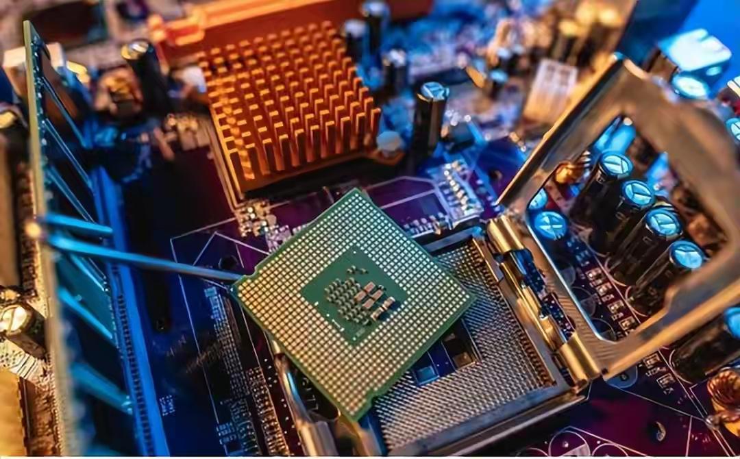 国产高端处理器登顶全球，意味着算力自主迈出关键一步。
全球第一！玄铁C950横空