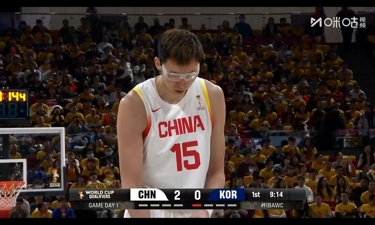 周琦的高度用不到点，他力量有明显进步，但不能太当奥尼尔吧？

周琦上半场罚球6中