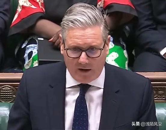 英国首相斯塔默与保守党领袖巴德诺克在议会就国防开支斗嘴，巴德诺克炮轰政府在全球紧