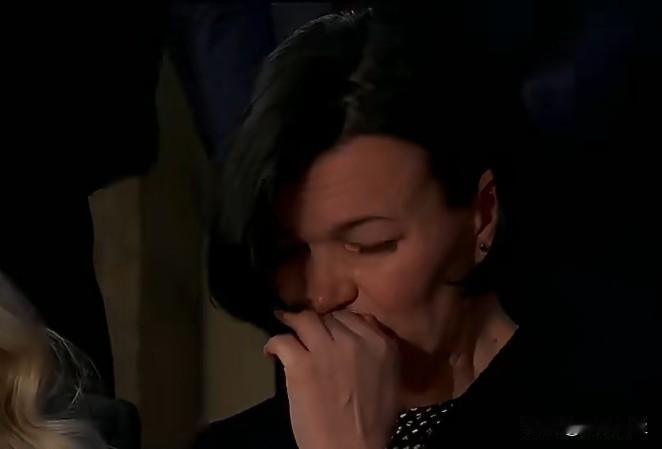 “那些纵容犯罪的民主党政客，一次又一次姑息养奸，今晚，我们非常荣幸的请到一位嘉宾