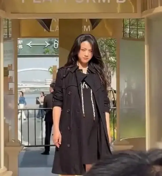 汤唯。  二胎