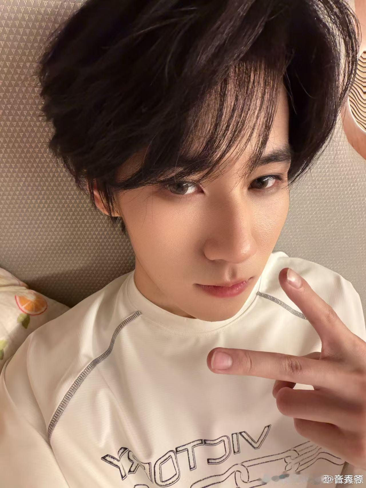 张真源是时代少年团在跑男的人脉 张真源真的妥妥是时代少年团在跑男的专属人脉，有过