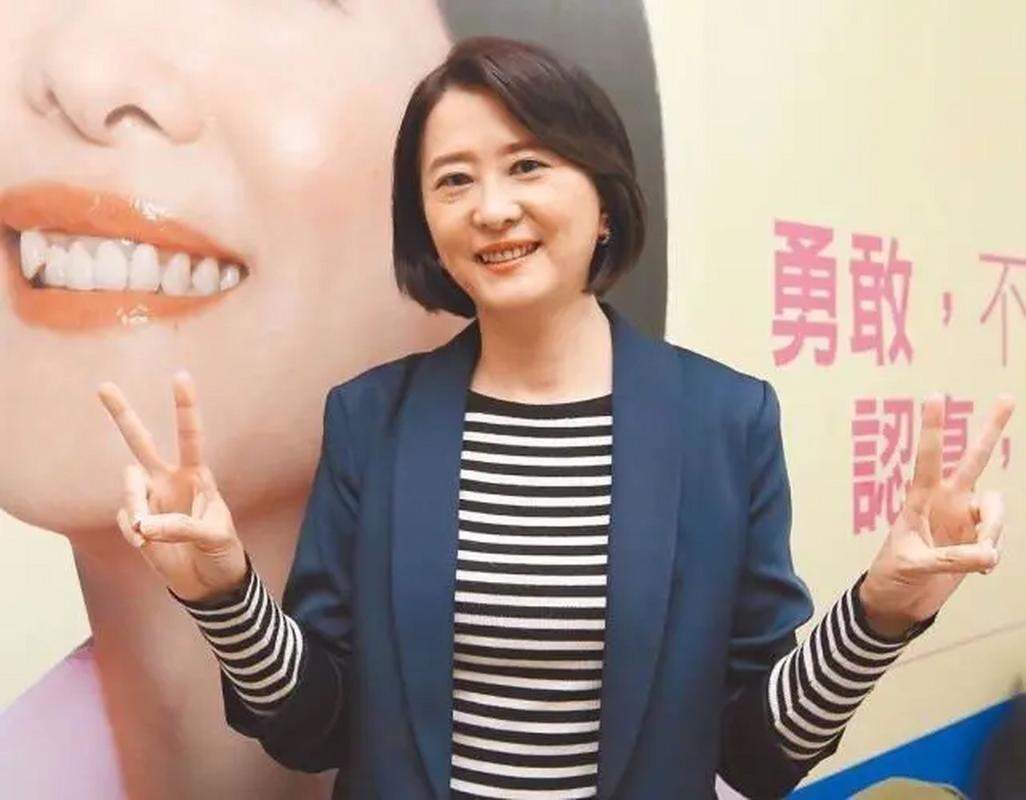 国民党“立委”王鸿薇曾在节目中向中国大陆放话：若解放军再次展开围台演训，国民党将