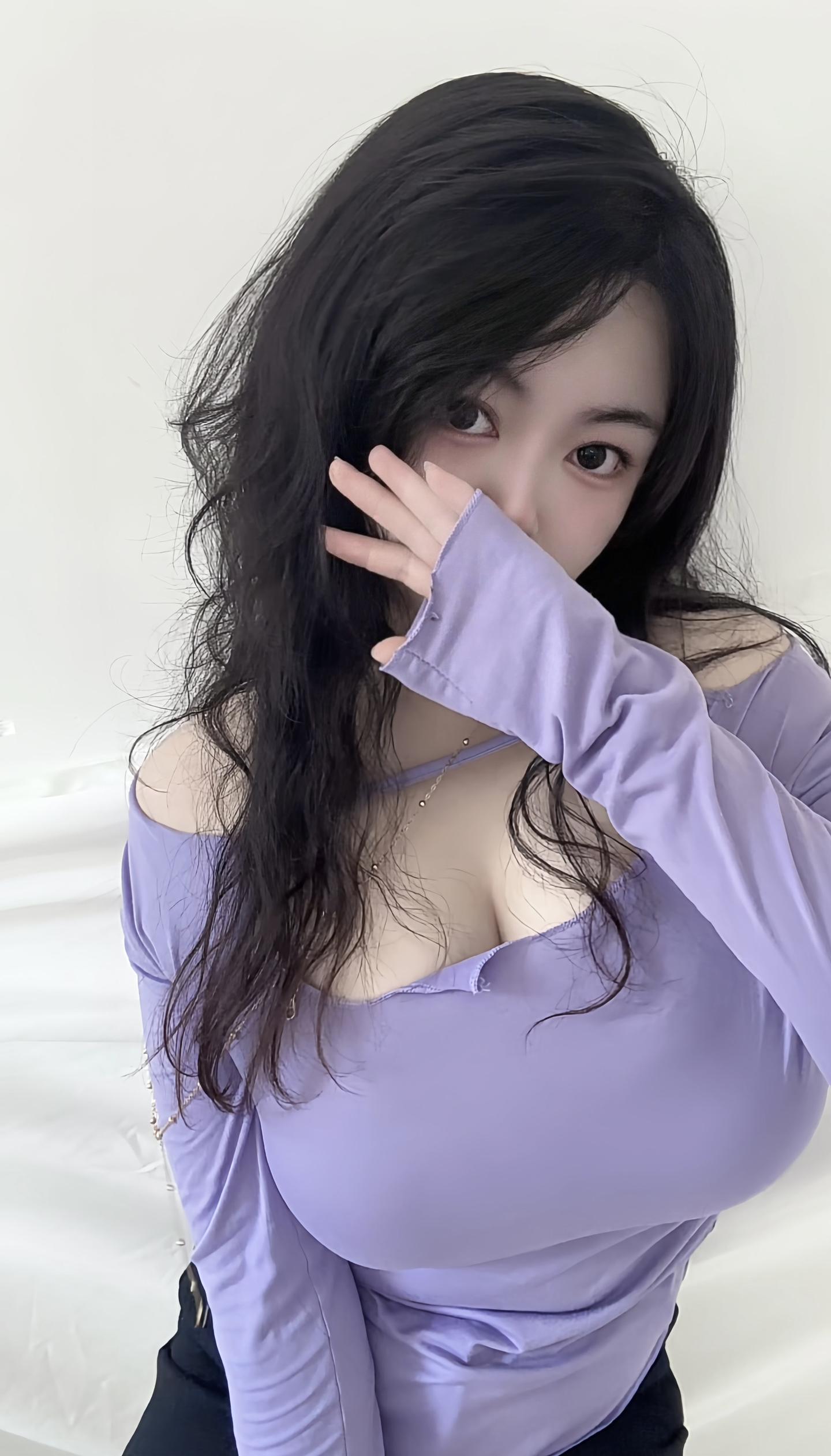 我不太懂 偏渴望你懂。