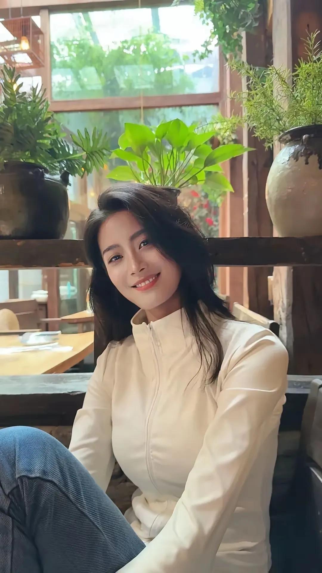 有哪些美女让人过目难忘？很耐看很有味道的女人[比心]