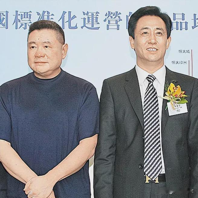 2001年刘銮雄35亿港币抄底铜锣湾SOGO，彼时市场估值已达40亿。二十年后，