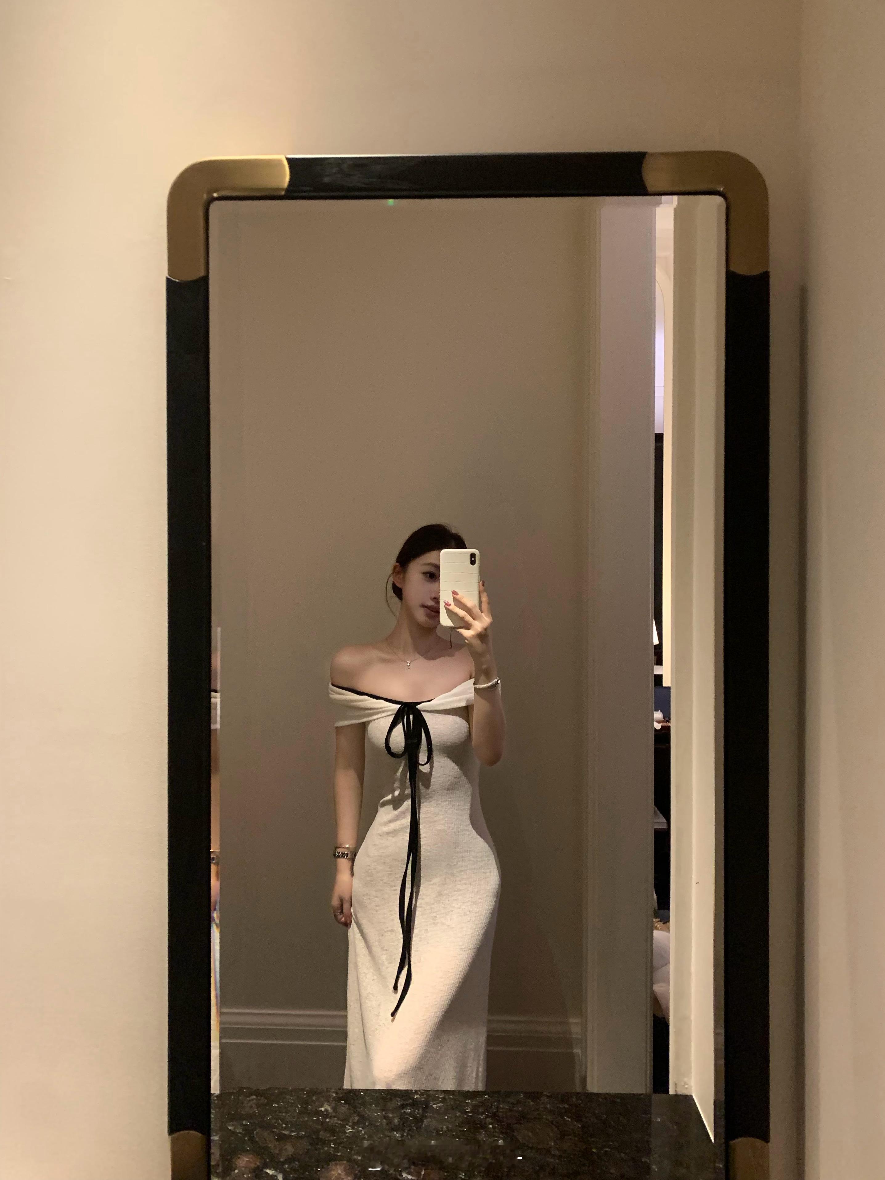 板栗可可Bankelili1/6/20:00这条裙子真的太美了！！🖤属于又美又