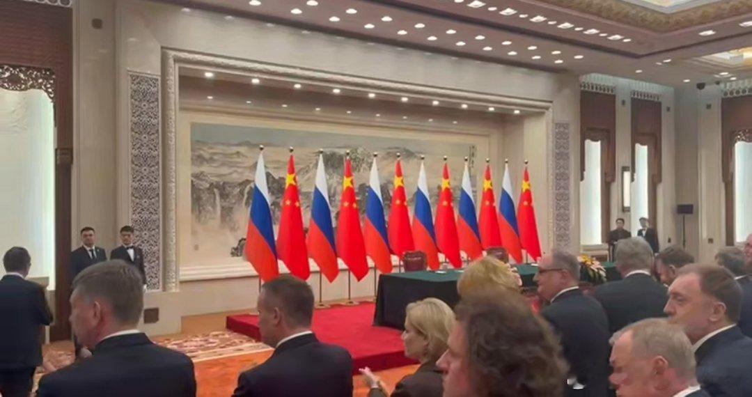 🇨🇳🇷🇺 