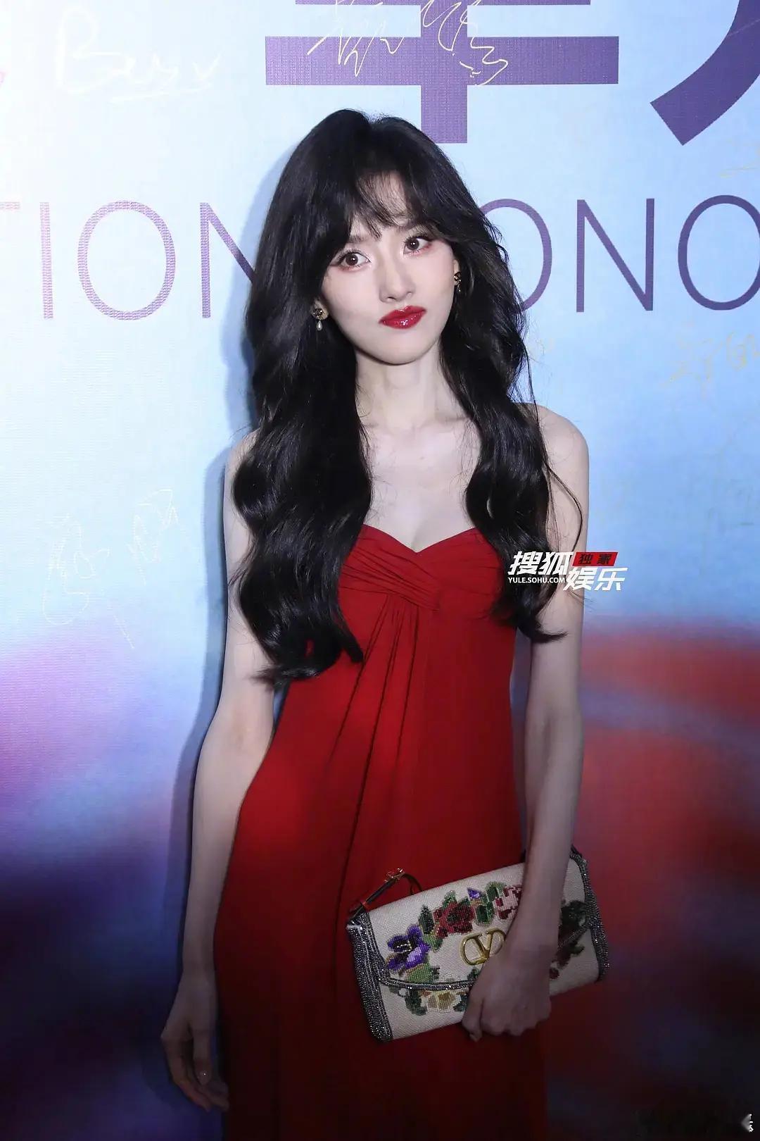 宋祖儿怎么都瘦成孟子义了？ 