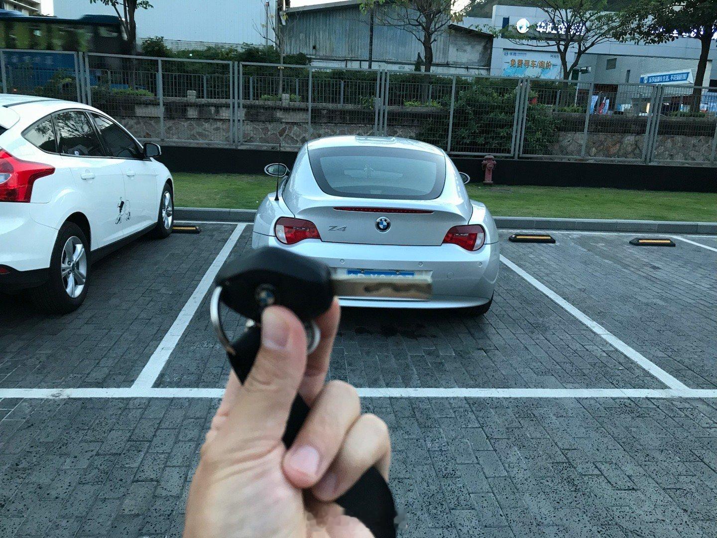 一些时间碎片，也是一些记忆的精彩瞬间，现在回想拥有最开心的一台车应该就是E86 